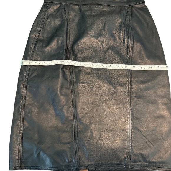 Vintage Winlit Black Leather‎ skirt - measurements included - Picture 4 of 9